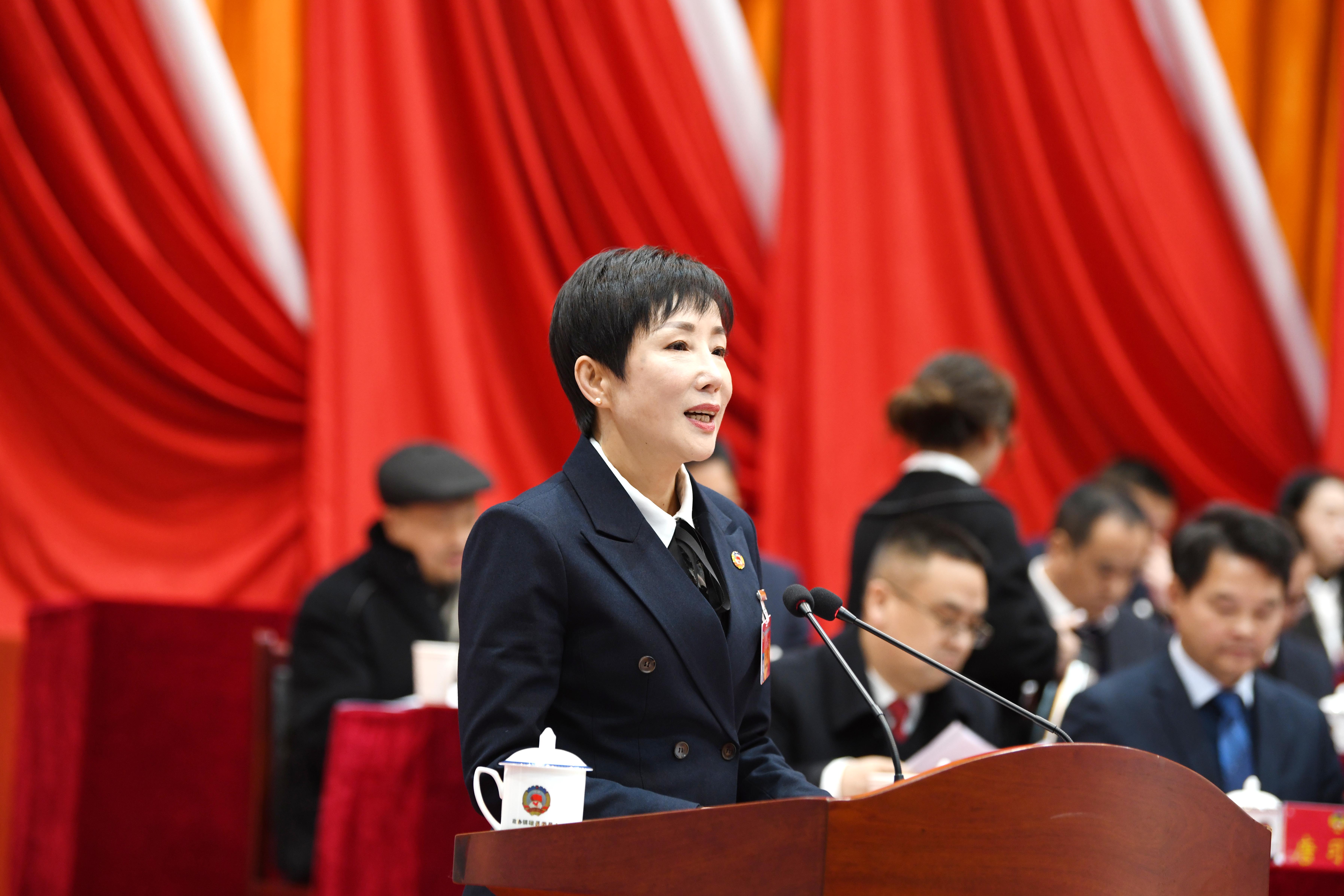 县人大,县政府在家领导,县人民法院院长,县人民检察院检察长,云南镇雄